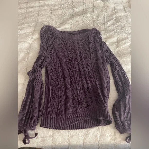 Express knit sweater - Picture 2 of 10